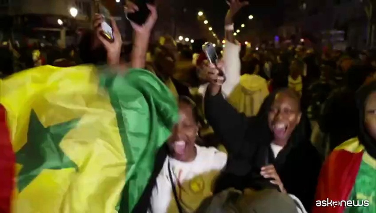 Parigi, festa per il Senegal dopo la vittoria in Coppa d'Africa