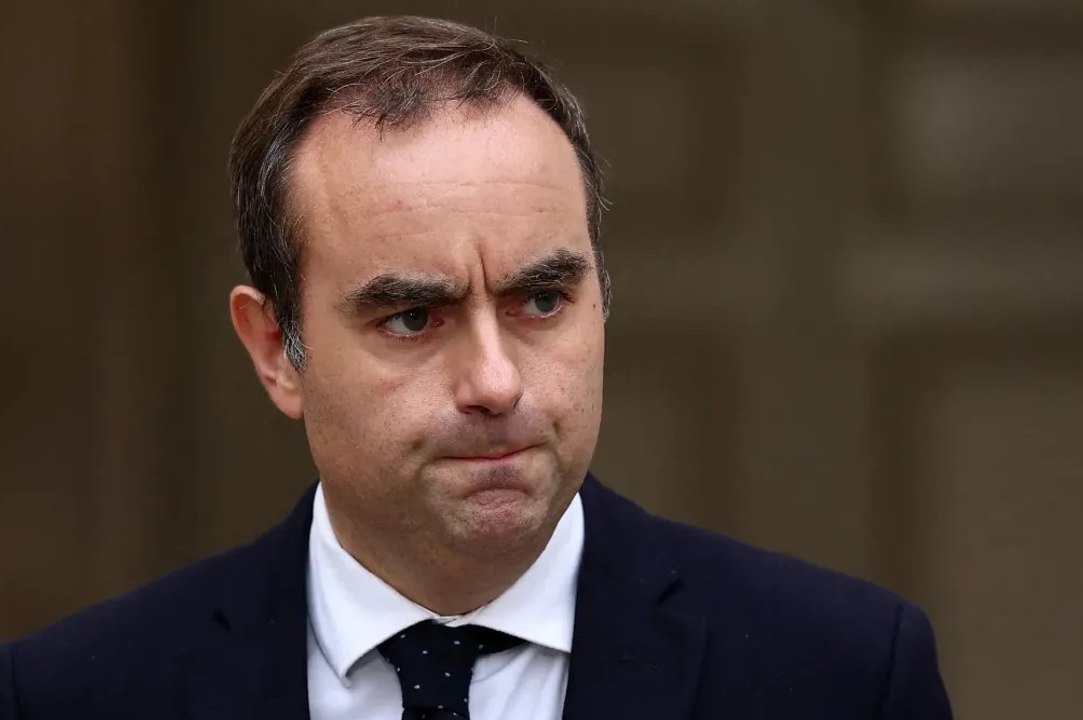 Budget: Sébastien Lecornu s'exprime après avoir choisi d'utiliser le 49.3 pour faire adopter le texte