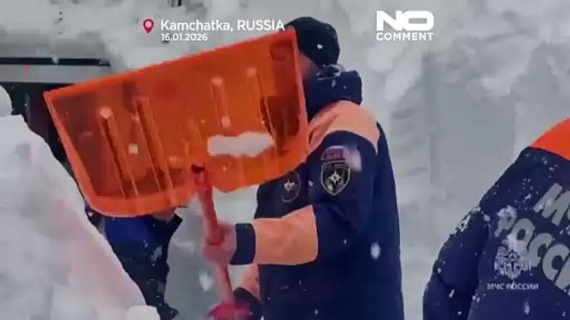 Rússia, Kamchatka: casas enterradas sob espessas camadas de neve