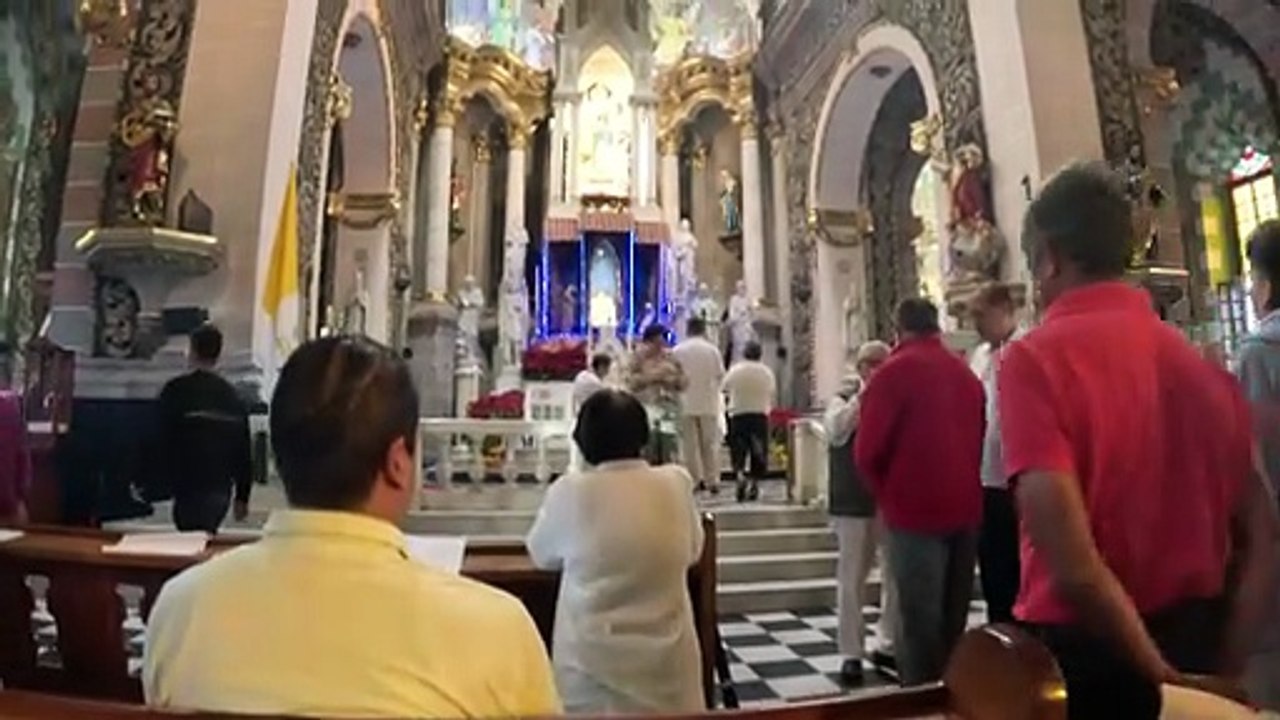 Personas comulgando en la Catedral Basílica de la Inmaculada Concepción | Mazatlán | 4 de enero de 2026