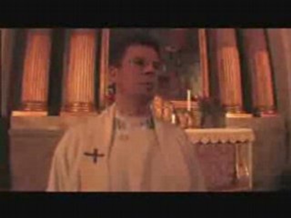 Svensk präst kysser Jacko under mässan!