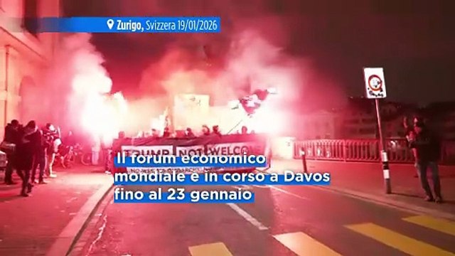 Proteste a Zurigo contro Trump e il Wef di Davos: oltre duemila persone in piazza