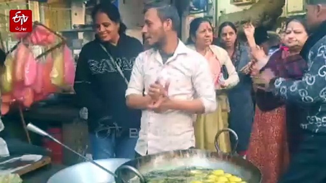 پانچ روپیے کی کچوری میں آتا ہے سو سال پرانا ذائقہ
