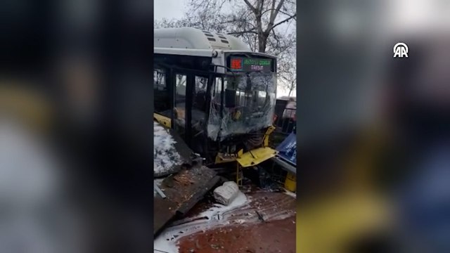 Esenler'de İETT otobüsü otoparka daldı