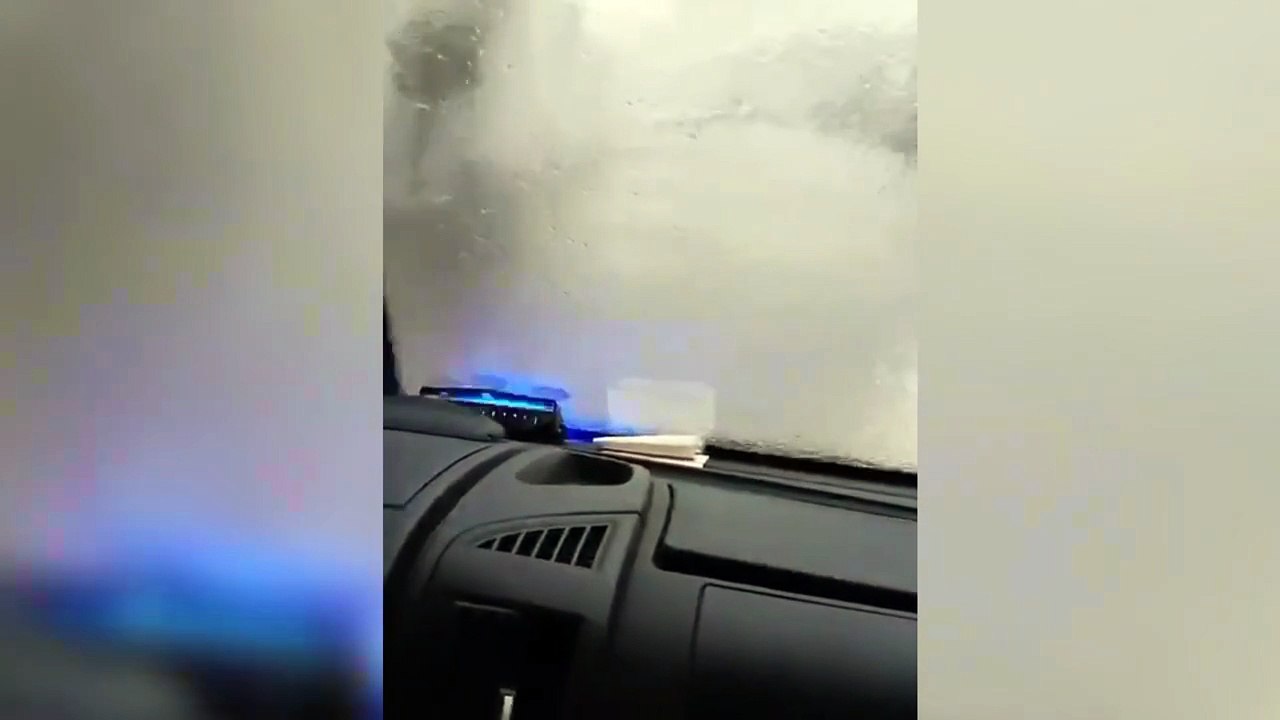 Il video dell’ambulanza del 118 investita da un’onda e danneggiata durante un soccorso a Santa Teresa di Riva