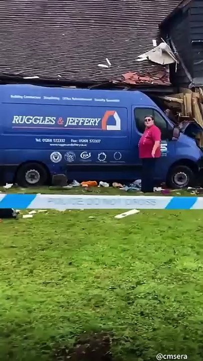 You can‘t park there sir😂