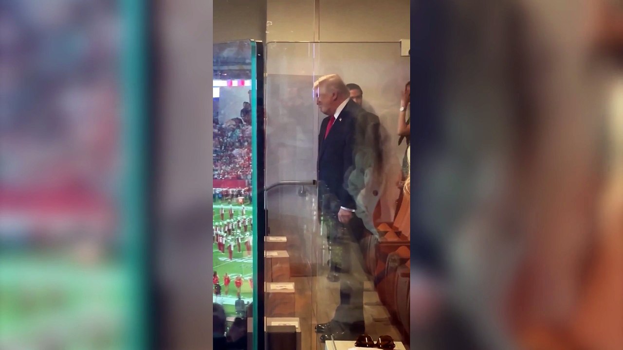 Trump cheered by CFP national championship game crowd