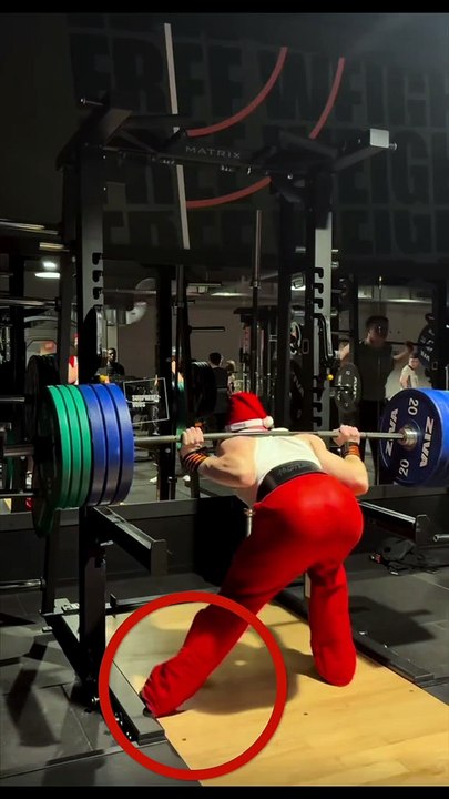Never forget your shoes when squatting 😅