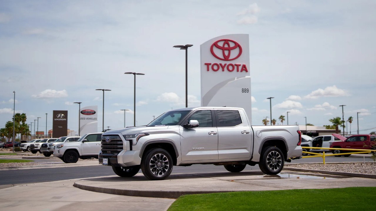 Nationwide Fault Prompts Toyota to Recall 1M+ Vehicles in U.S. - video ...