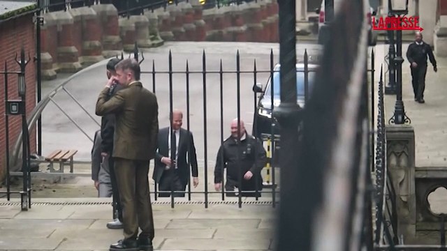 Londra, principe Harry arriva in tribunale nel secondo giorno del processo contro il Daily Mail