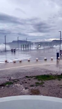 Palermo, mareggiata al Foro Italico