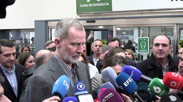 La Reina Letizia, desolada tras su visita a Adamuz: Esta mañana leía en el periódico que todos somos responsables de no retirar la mirada cuando se limpian los escombros de una catástrofe