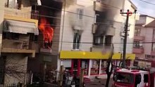 Apartmanın 2. katı alev alev yandı: 5 kişi dumandan etkilendi