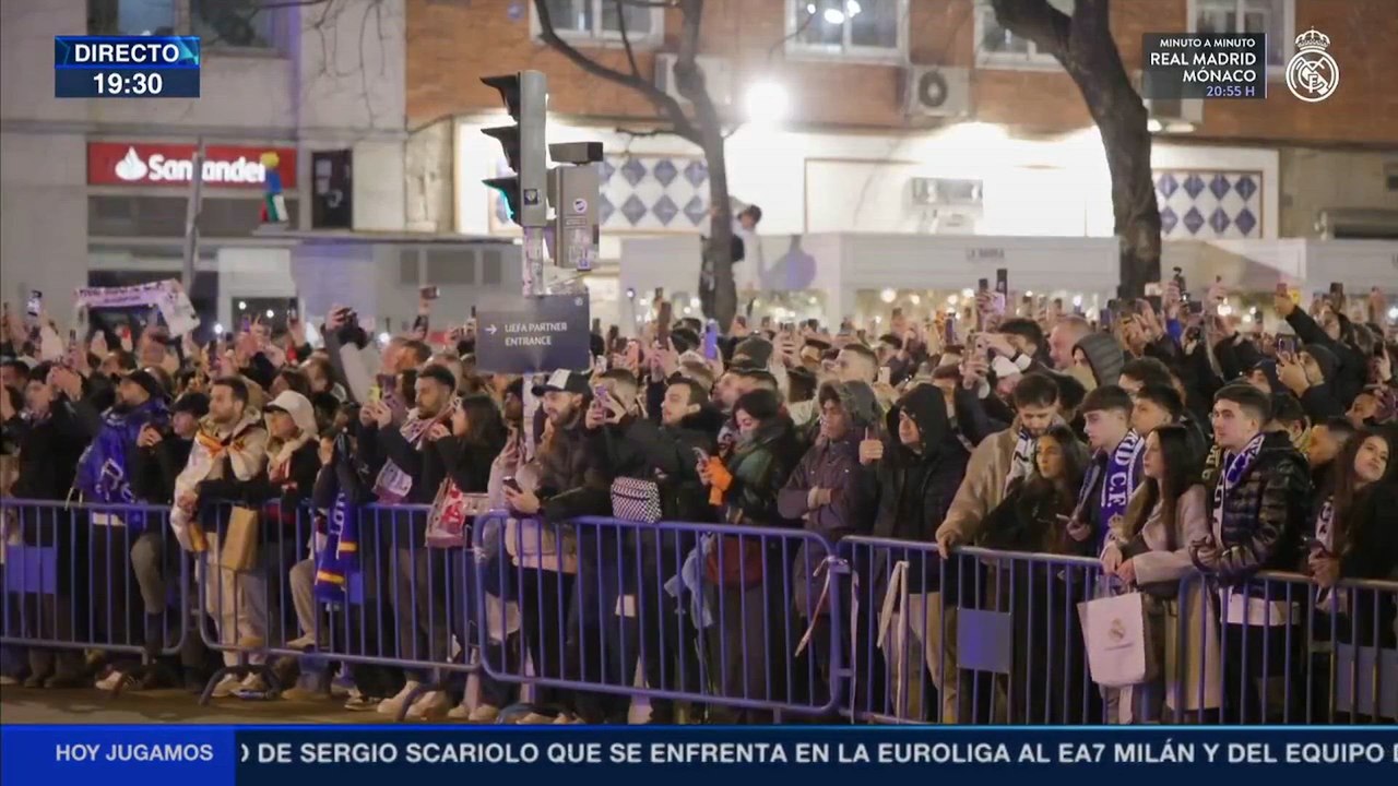 Llegada Real Madrid al Bernabéu: escaso recibimiento, seriedad, charlas... | Real Madrid - Mónaco