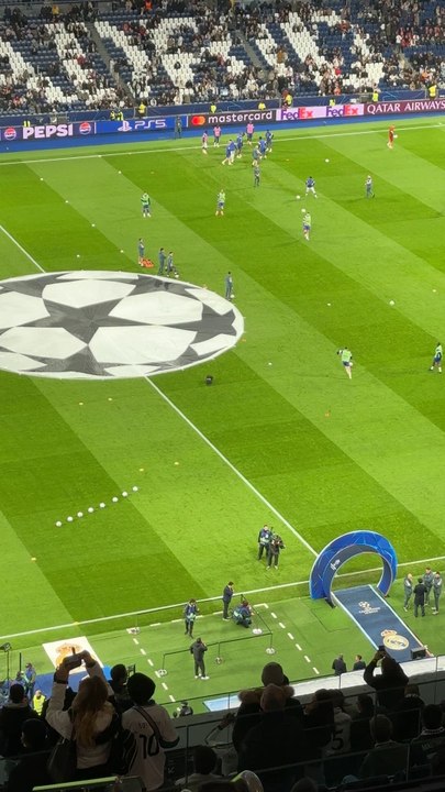 El Bernabéu cambia los pitos por aplausos: una oportunidad para convencer