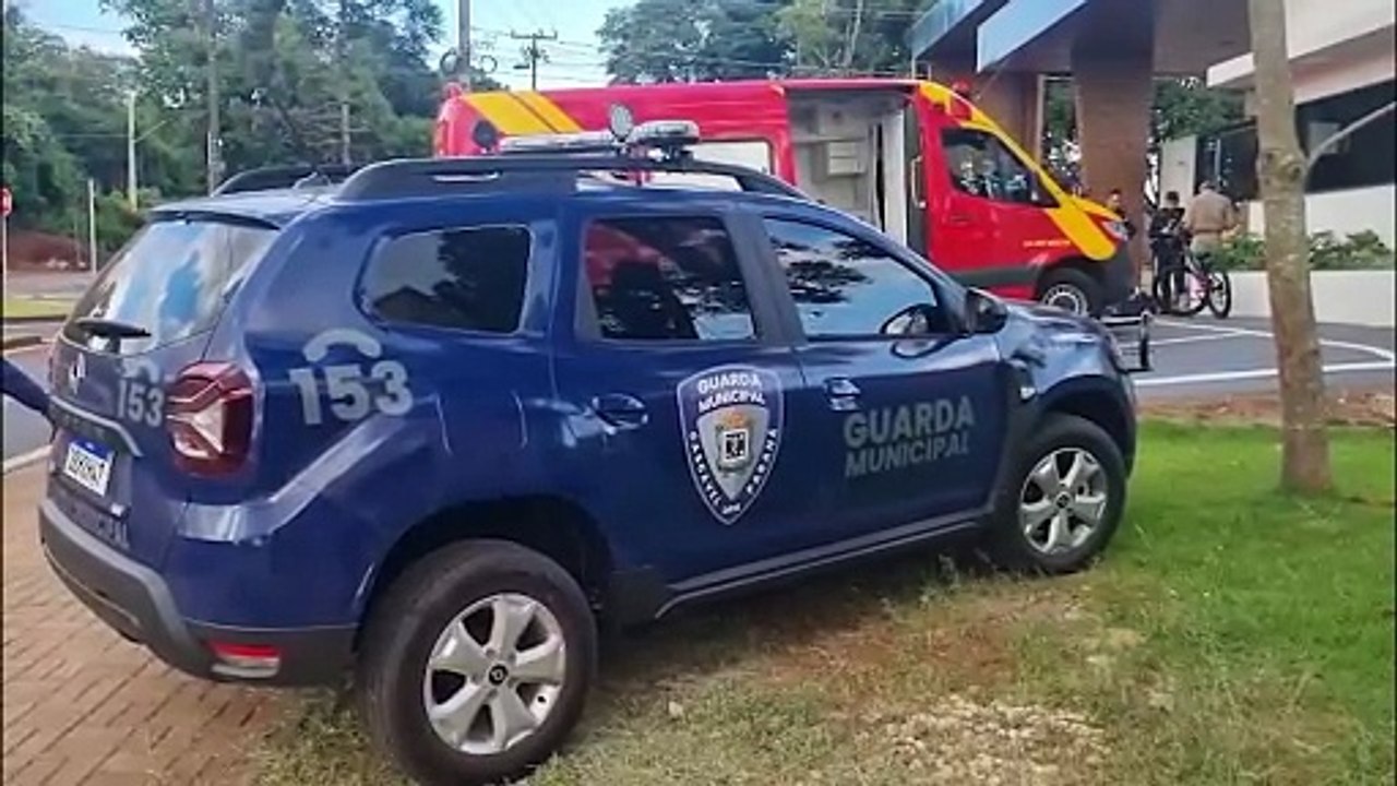 Jovem pula de carro em movimento com criança no colo após ameaças do ex em Cascavel