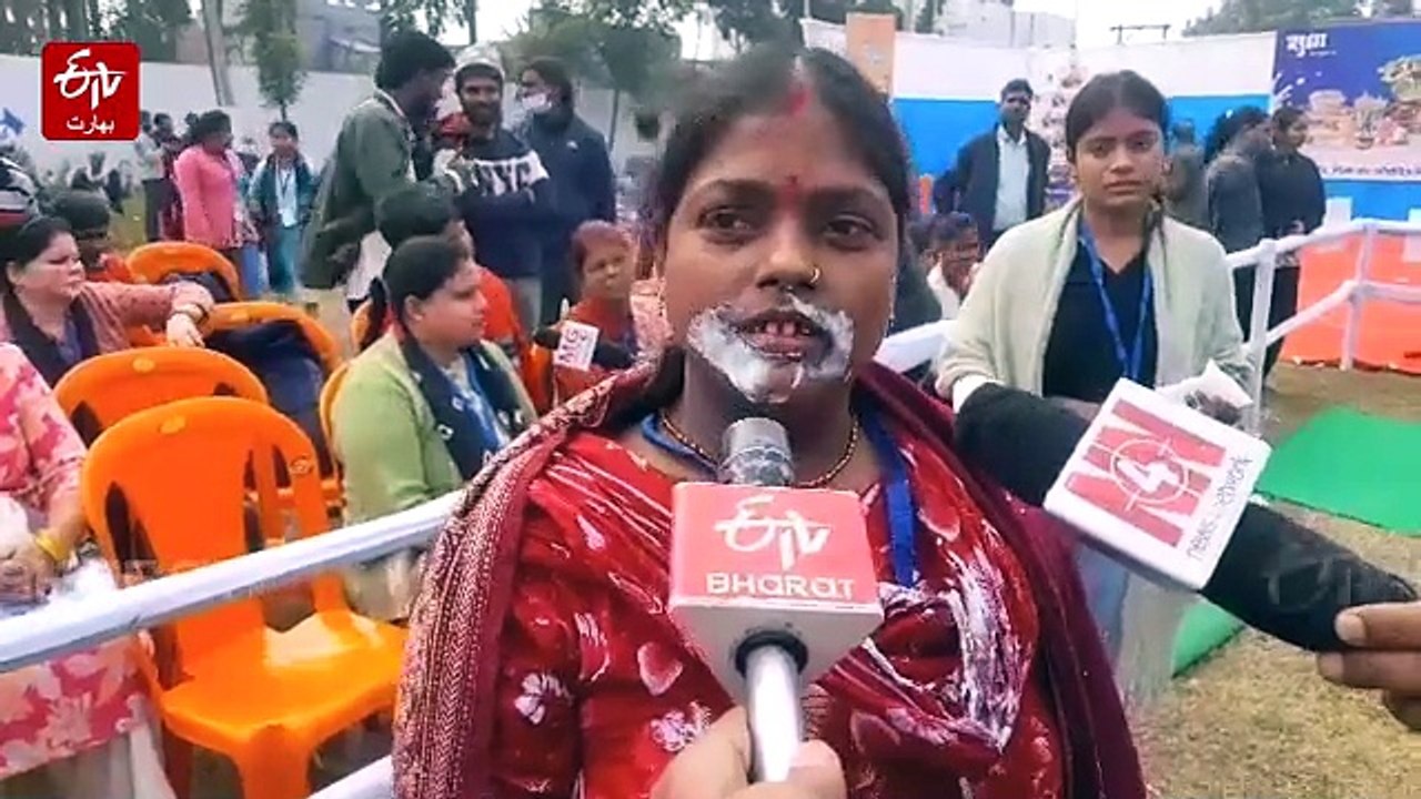 دلچسپ: دونوں ہاتھوں سے دے دنادن، تین منٹ میں کھائے ساڑھے تین کلو دہی، ویڈیو آپ کو کر دے گی حیران