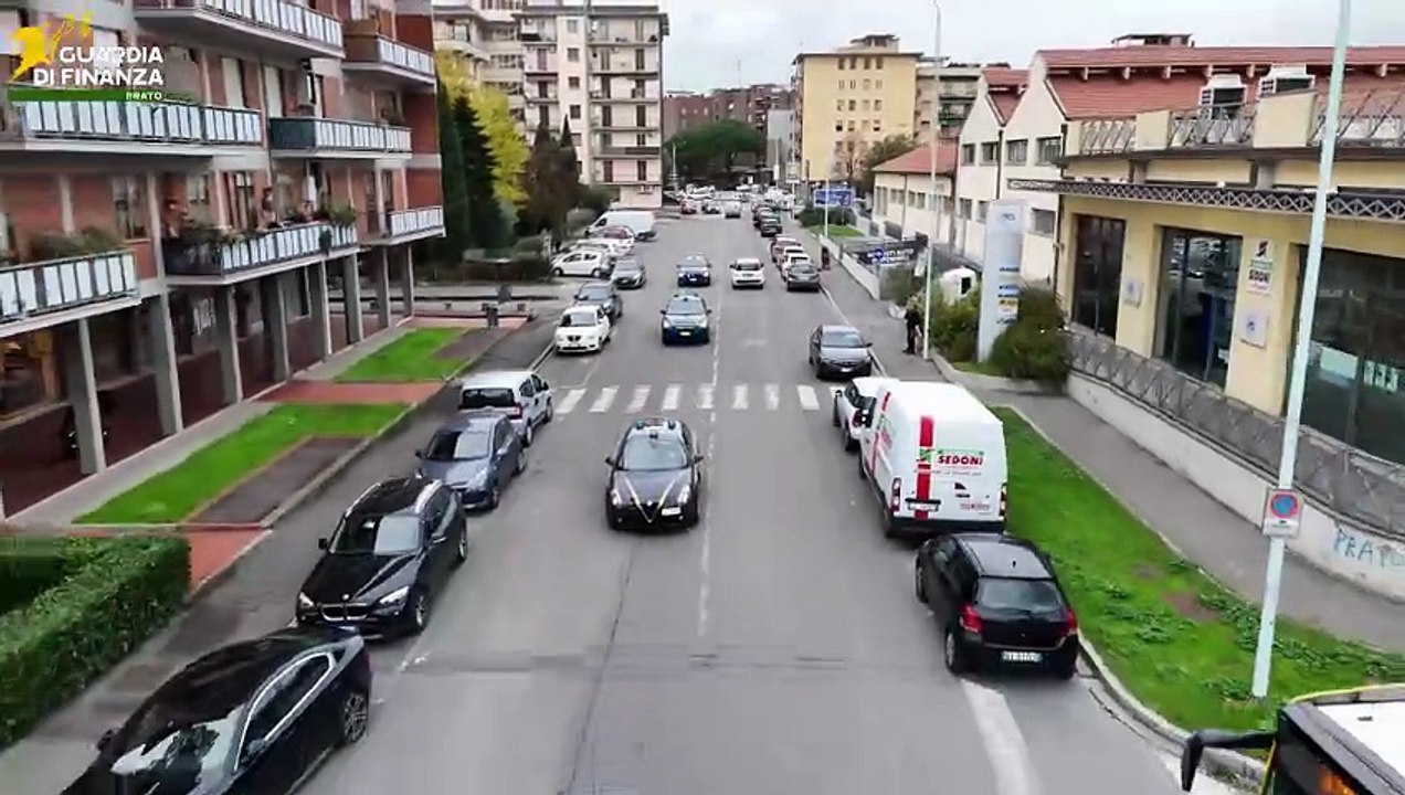 Prato, maxi sequestro della Guardia di Finanza nel "distretto tessile parallelo"