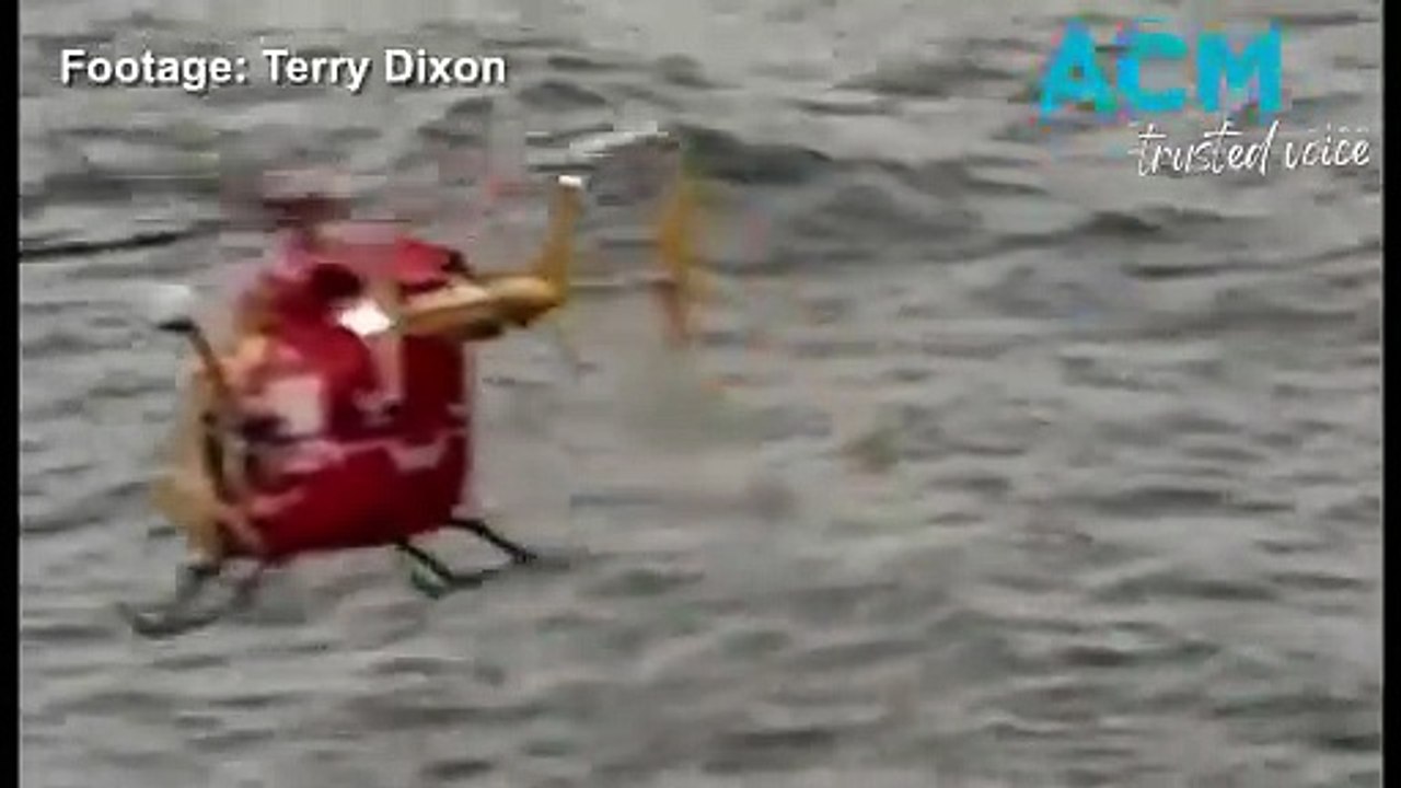 Family of three awaits vertical rescue at Tathra Wharf