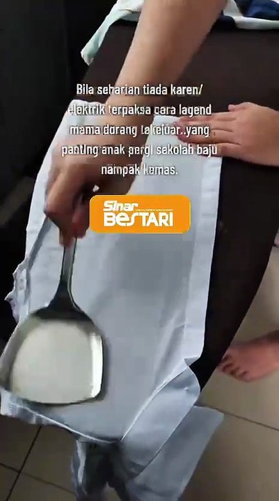 Gosok pakaian sekolah