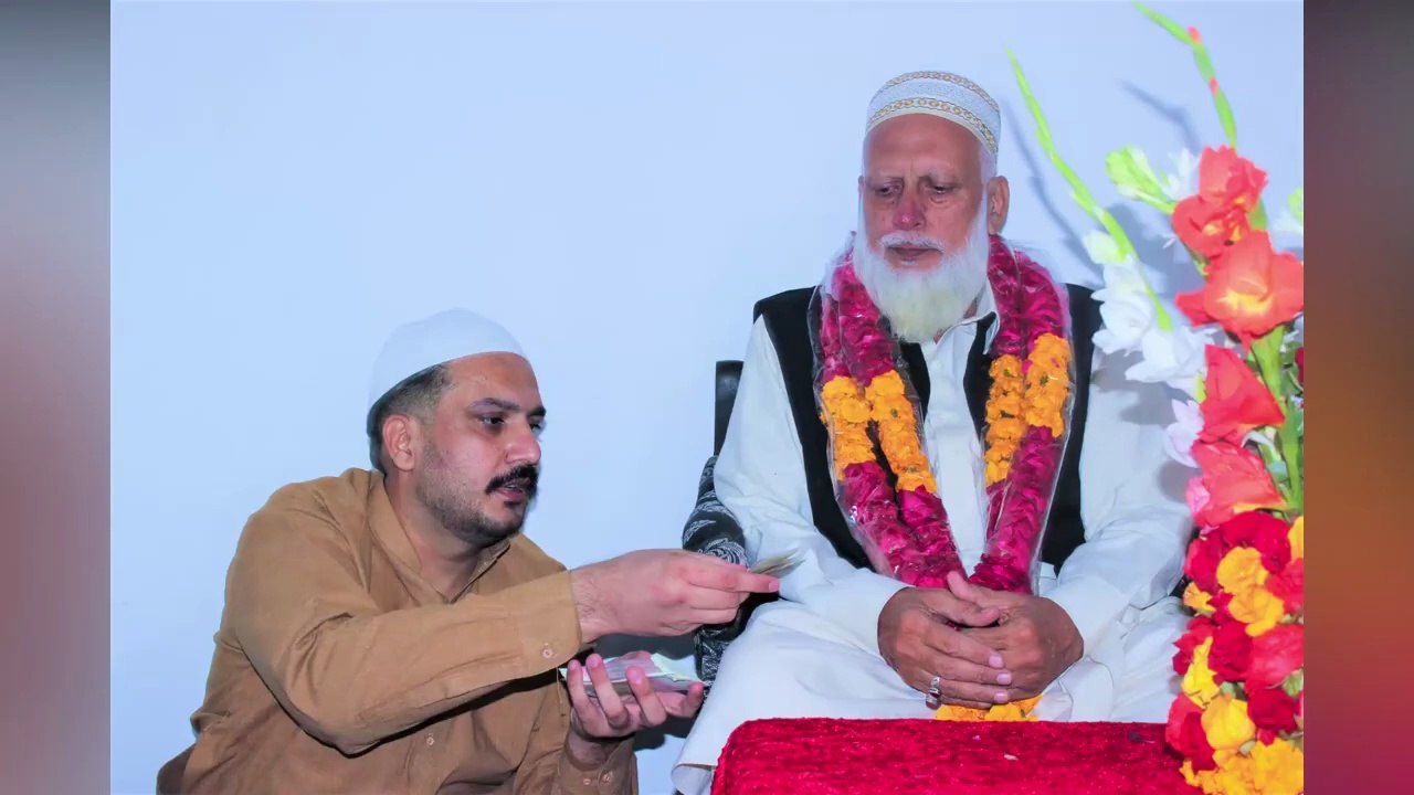 ‏آل نبؐی اولاد علیؑ دی سیرت شکل انہادی نام لیاں لکھ پاپ نہ رہندے میل اندر دی جاندی