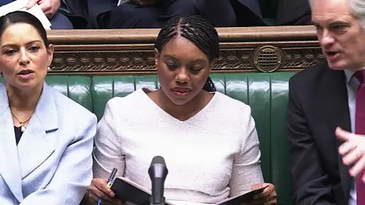 Badenoch and Starmer clash over Greenland and Chagos