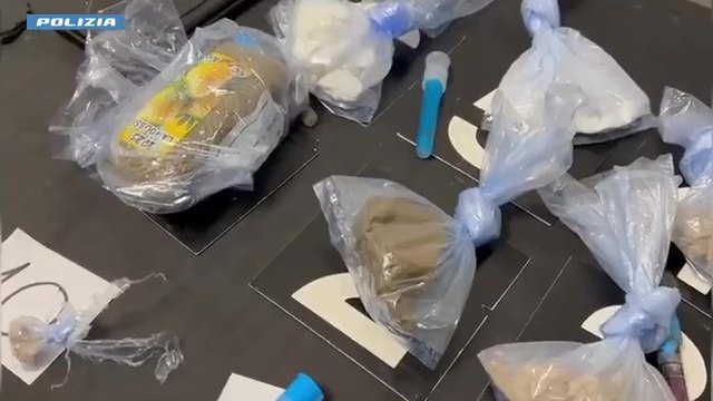 Droga nei boschi del Comasco: tre giovani marocchini arrestati dopo inseguimento e aggressione a polizia (21.01.26)