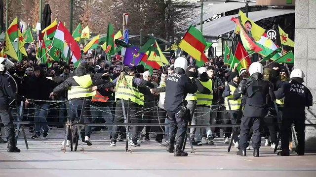 Brüksel polisinden terör örgütü YPG/SDG yandaşlarına sert müdahale