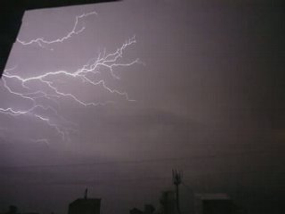 Orage du 28 Mai 2008 : éclair au ralentis