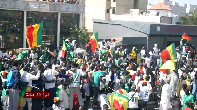 Dakar en folie lors de la parade des Lions de la Teranga