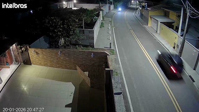 Batida violenta entre motocicleta e ônibus termina com morte de casal em Florianópolis