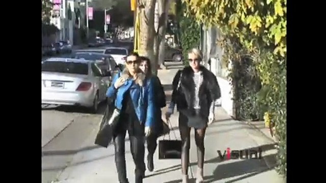 2010 – Johnny Hallyday – Visual : Laeticia et ses copines à Los Angeles