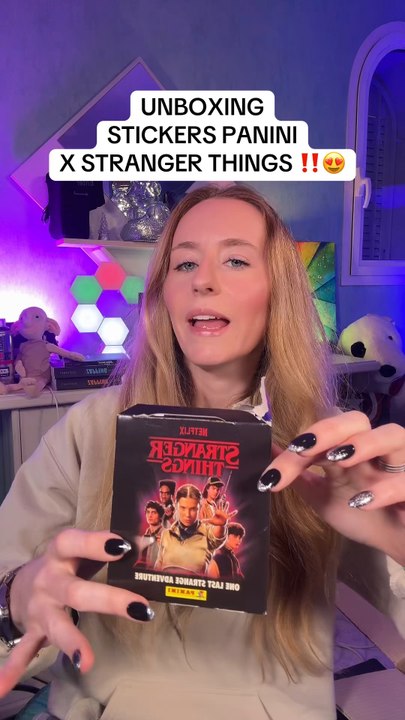 Unboxing stickers Panini x Stranger Things ‼️😍