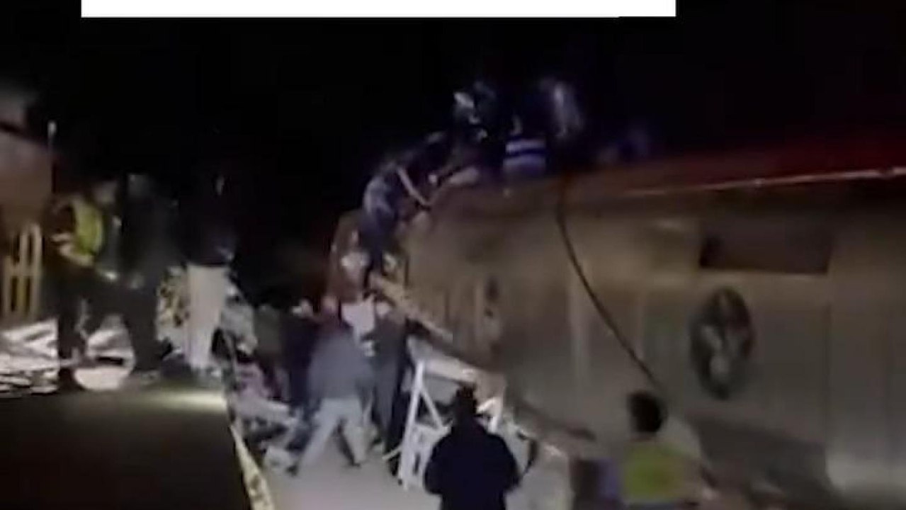 El cabo Montes aparece en este vídeo con la linterna.