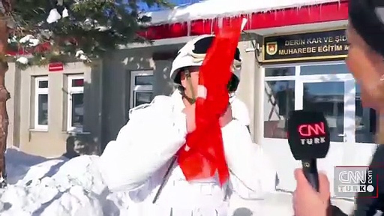 Şanlı Bayrak, Şanlı Vatan İçin… CNN TÜRK ekibi TSK’nın karda muharebe eğitimini görüntüledi