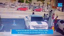 En plena luz del día en La Plata, audaz asalto a una Shell de av. 44