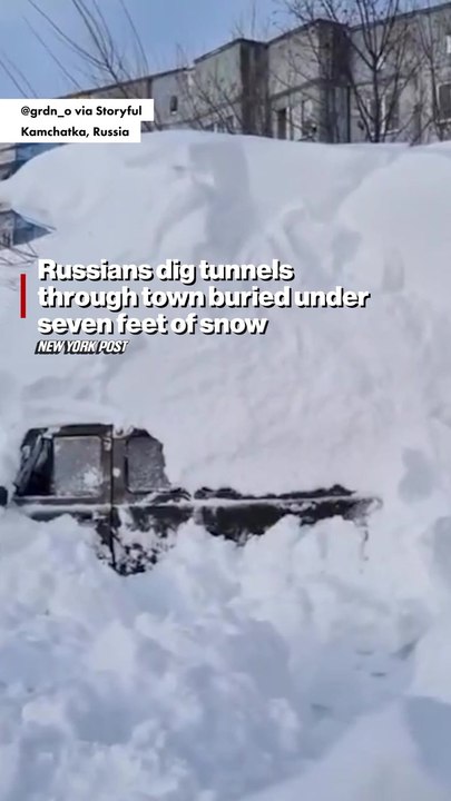 Russians dig tunnels through town buried under seven feet of snow