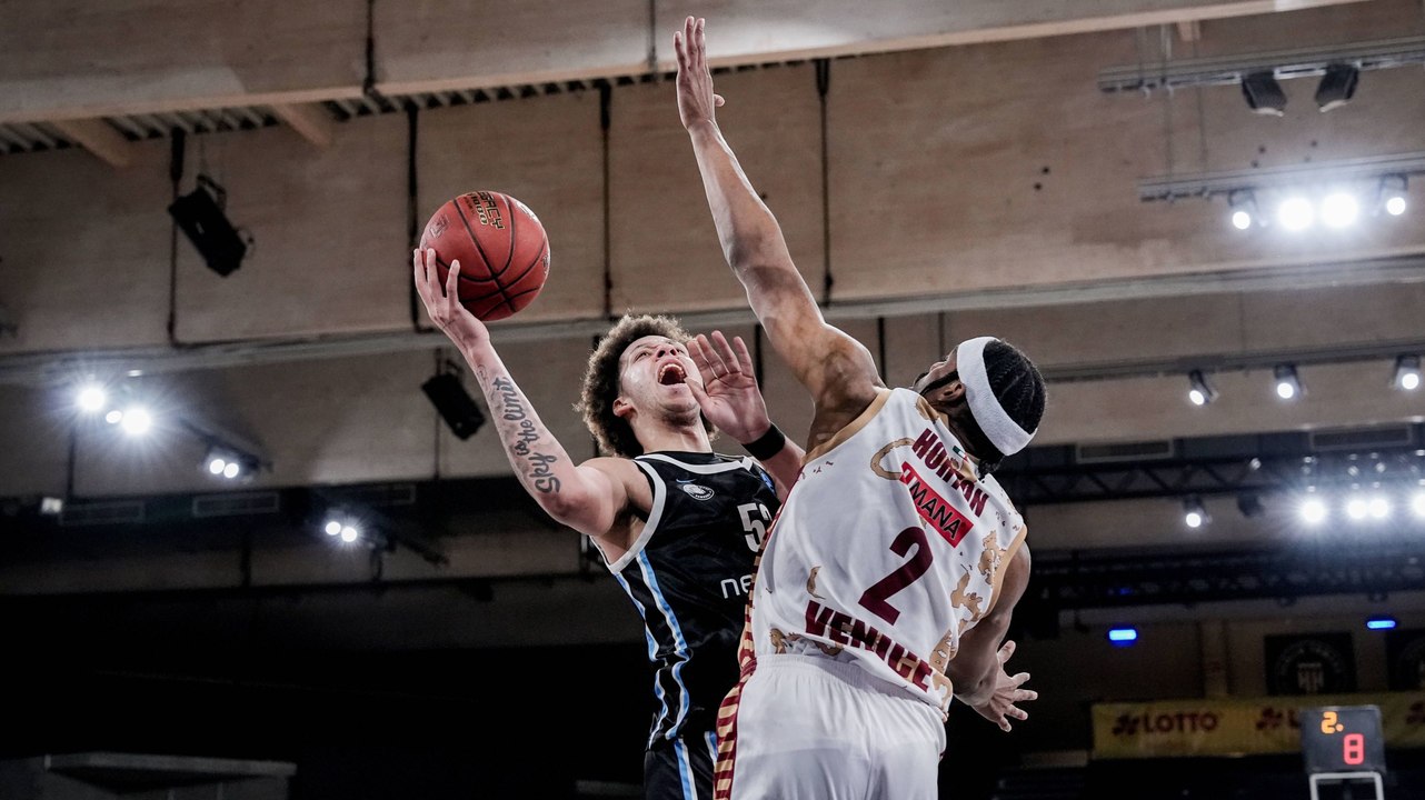 Perrin und Grey offensiv spektakulär: Hamburg setzt Zeichen gegen Venedig