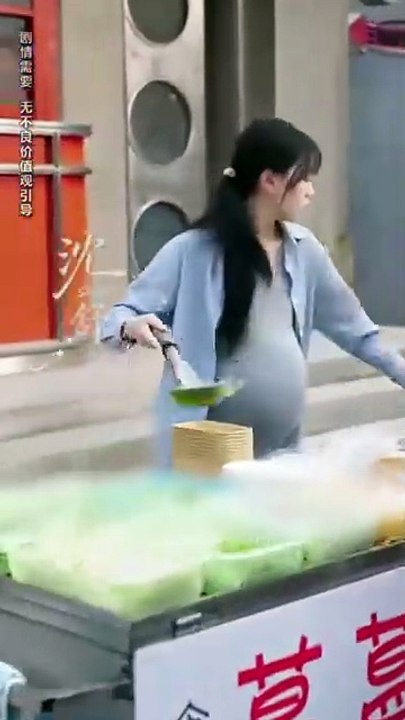 💞18yo student girl gave virginity to a stranger to saved him, got pregnant, was pampered!#cdrama