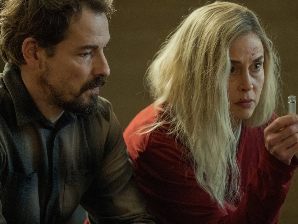 "Unfamiliar": Trailer zur Spionage-Thriller-Serie