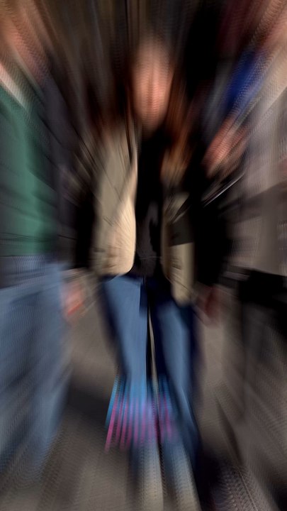 Est-ce vraiment impopulaire ? 😬⚠️ Je précise que la personne qui dit que le cheval n'est pas un sport le dit sur un ton ironique. #microtrottoir