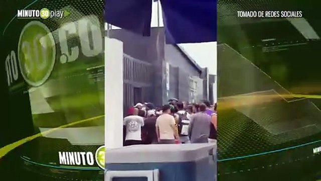 ¡Caos en Perú! Hinchas de Alianza Lima agreden a jugadores tras conocerse denuncia de abuso sexual