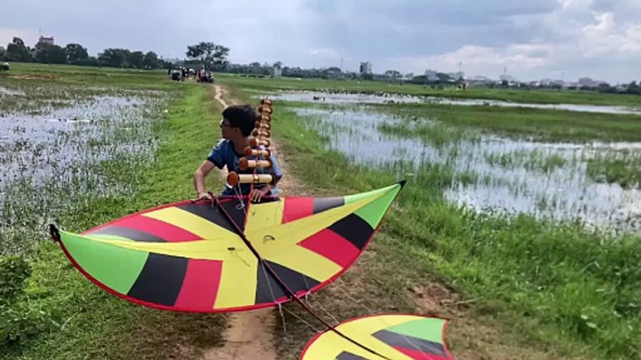 2 bố con nghệ nhân chú Phong thả diều sáo + sáo 9 quả chiến bãi diều Vĩnh Lộc A