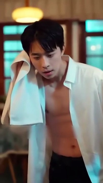 A kind girl saved a bullied beggar and married him—turns out he's a billionaire CEO, fate changed!