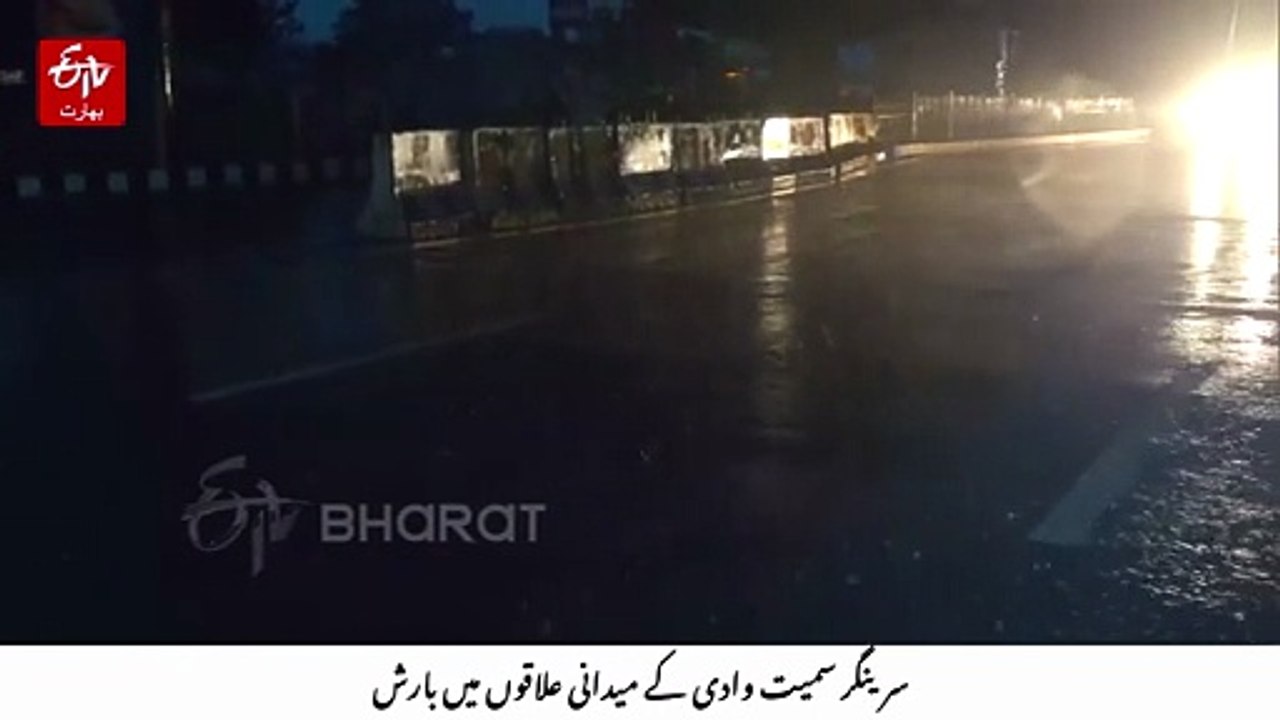 جموں کشمیر کے کئی علاقوں میں تازہ برف باری اور بارش، جموں سرینگر قومی شاہراہ سمیت کئی اہم سڑکیں ٹریفک کے لیے بند