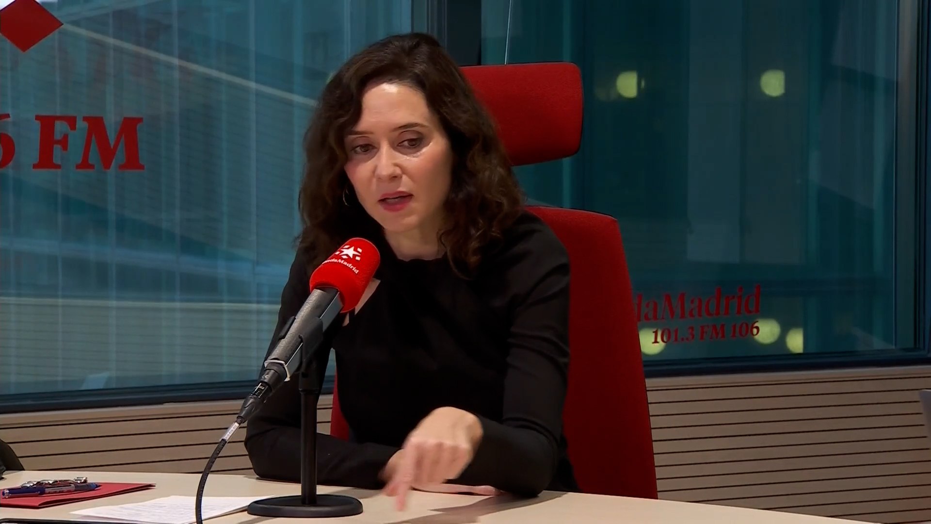 Ayuso carga contra el Gobierno por el accidente de tren: "No puede imperar la ley del silencio"