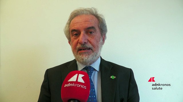 Fumo: Perrone (Aiom), ‘causa 90mila morti ogni anno, ora aumentare costo sigarette’