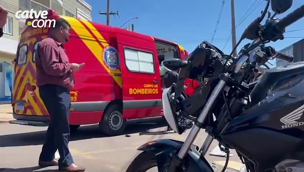 Motociclista fica ferido em batida com carro no bairro Alto Alegre em Cascavel