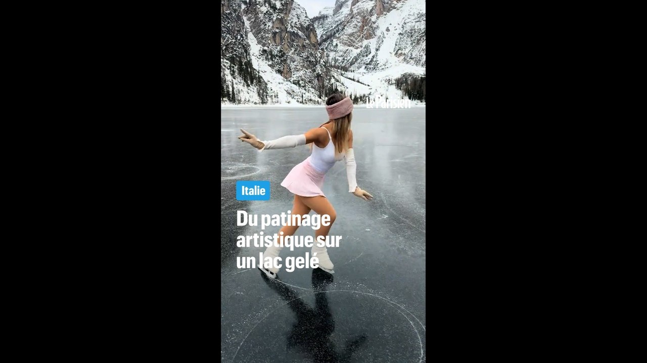 Les images féériques d'une patineuse artistique sur un lac gelé