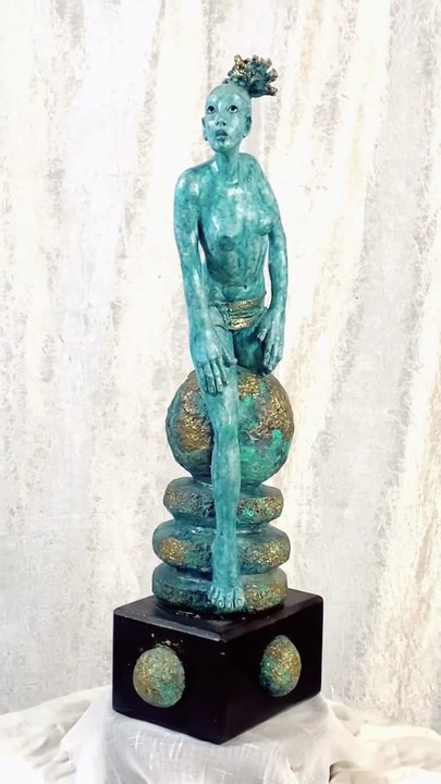 Corona sculpture céramique patinée